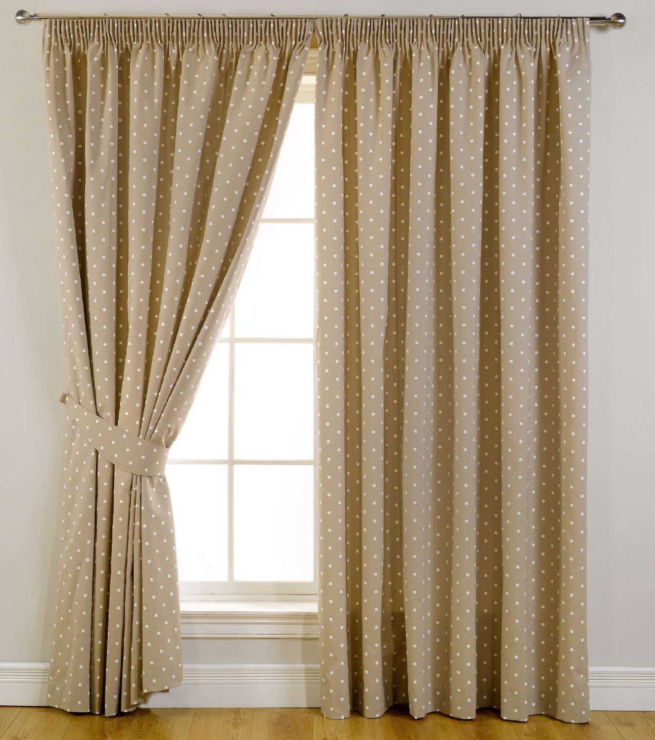 Dot curtains in the bedroom