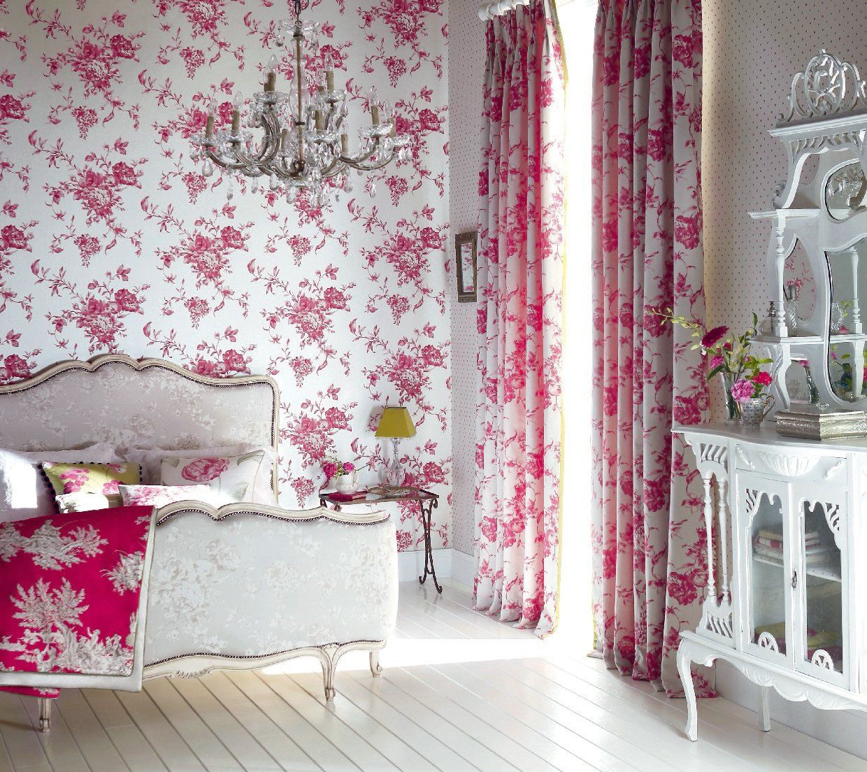 Bedroom patterned curtains