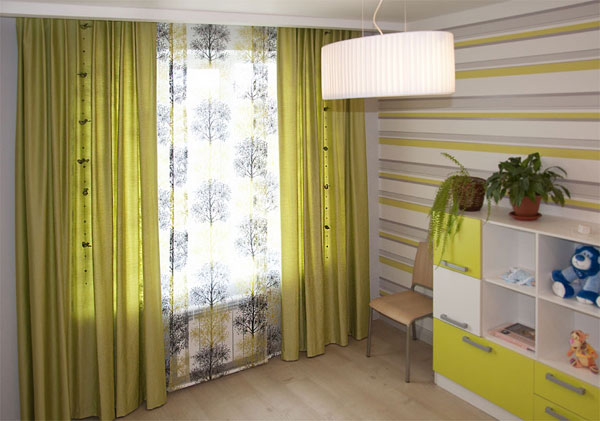 Curtains yellow in the nursery for the boy