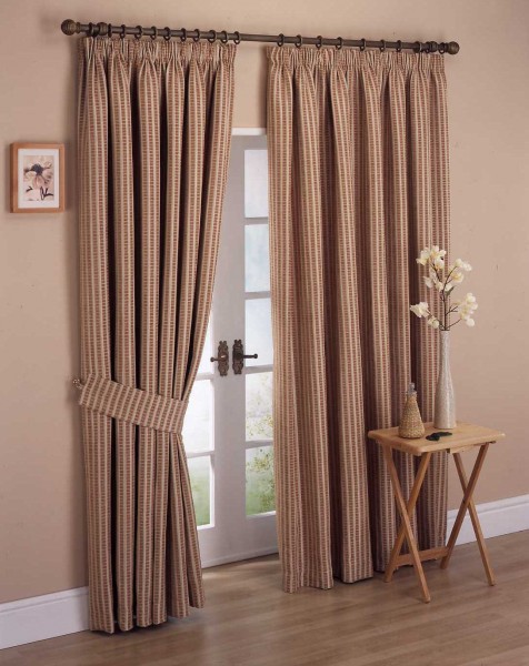 cool-bedroom-curtain-ideas