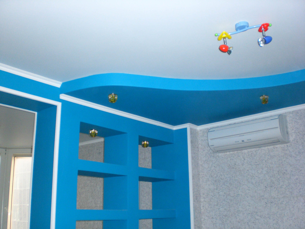 Stretch ceiling with voluminous details for the children's room