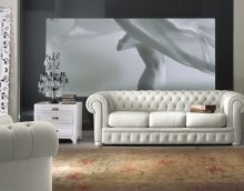 balts dīvāns dzīvojamās istabas attēla stilā