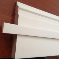 light plastic baseboard in the interior of the apartment photo