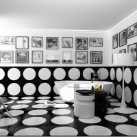 black wallpaper in the interior of the kitchen in the style of elektika photo
