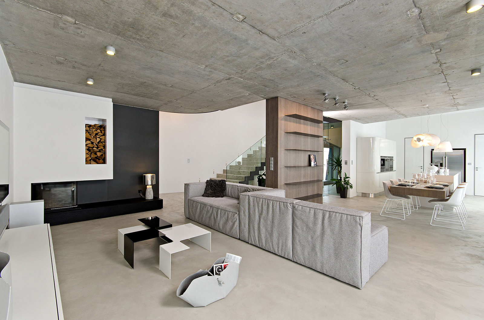 ceiling decoration with concrete in the room