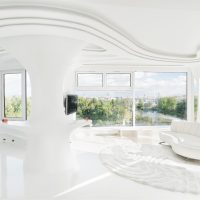 sol blanc clair dans la conception de la salle de séjour