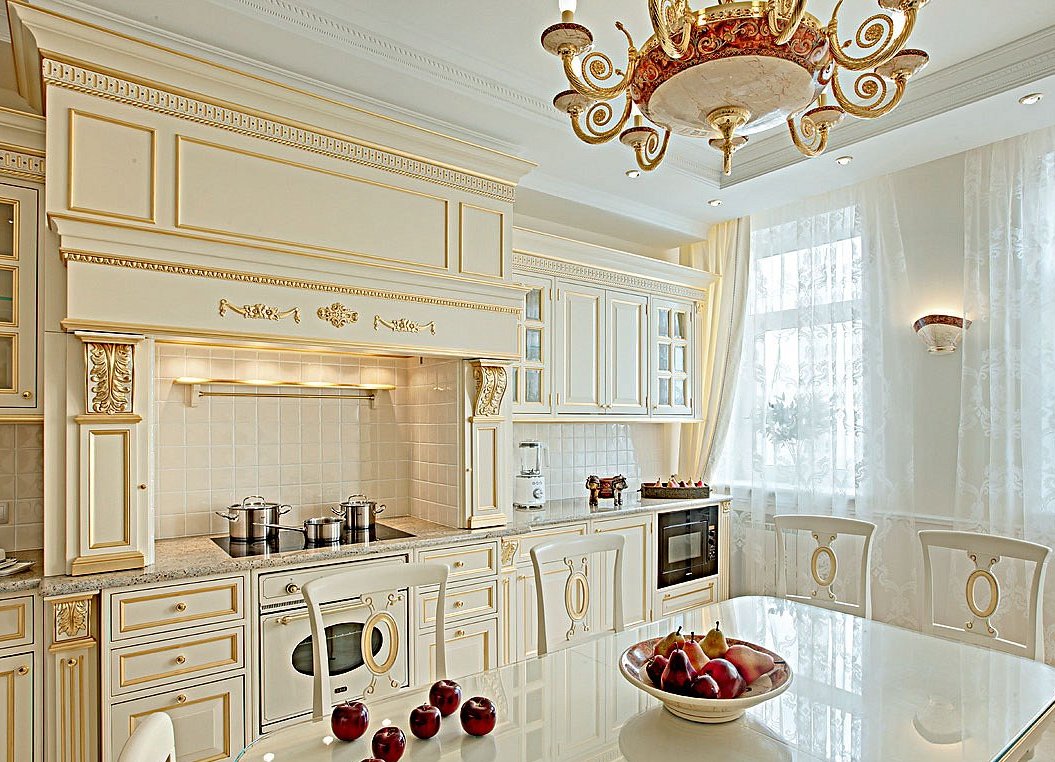 intérieur de cuisine blanc clair avec une touche de beige