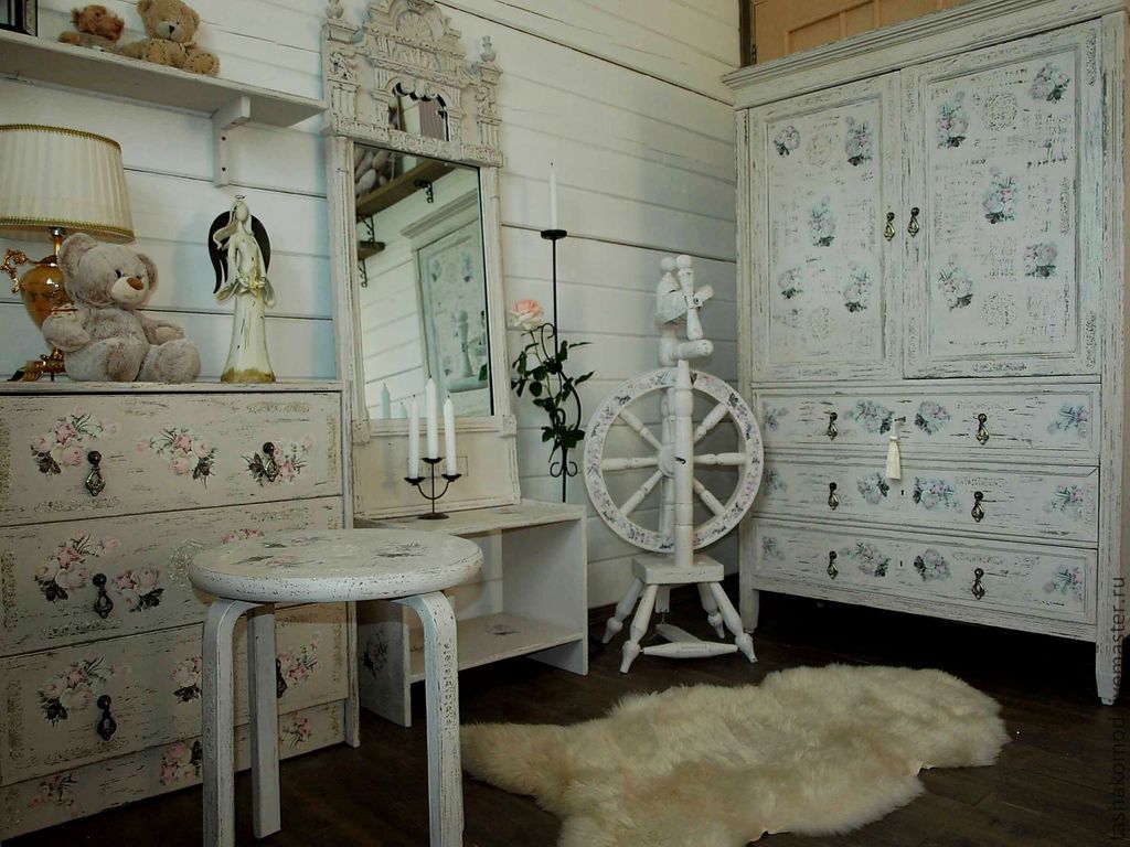 chic interior in shabby chic style