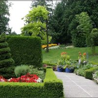 décor de paysage magnifique d'une maison d'été à l'anglaise avec photo de fleurs