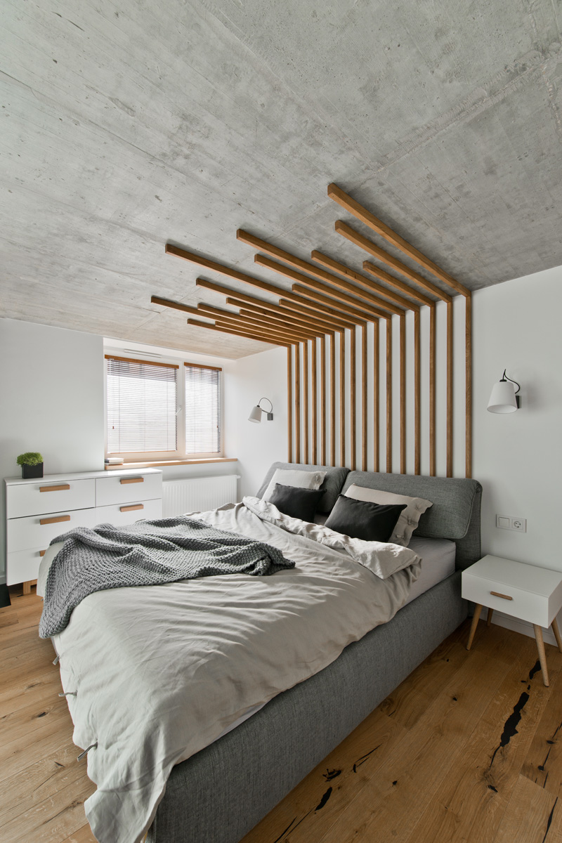 style of ceiling with concrete in the apartment