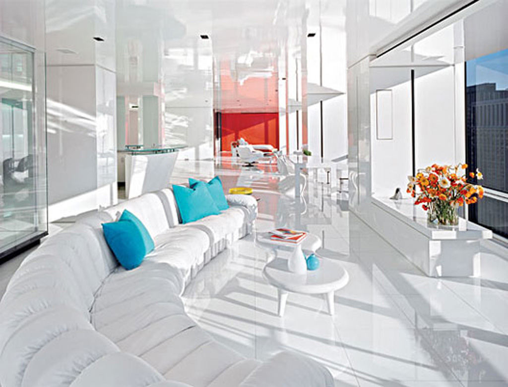šviesus gyvenamųjų kambarių dizainas baltomis spalvomis