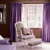 arredamento camera da letto chiaro in foto a colori fucsia