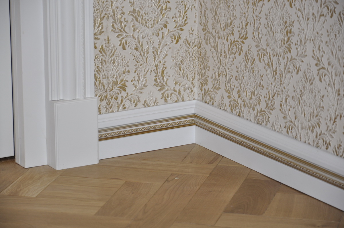 light skirting board made of LDF in the interior of the house