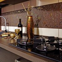 bellissimo grembiule da piastrelle di grande formato con l'immagine nella decorazione dell'immagine della cucina