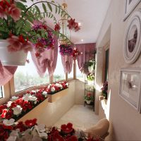 artificial flowers in the living room decor picture