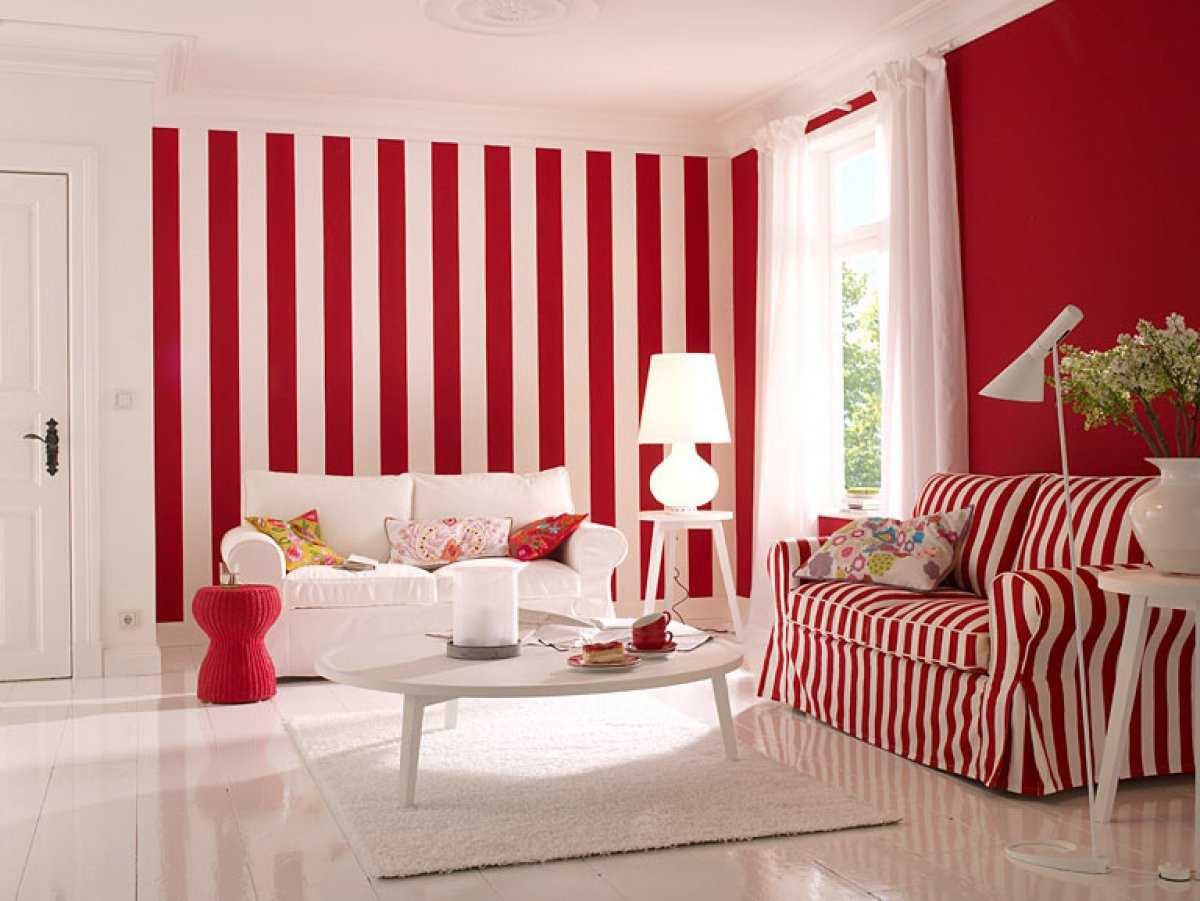 combination of red with other colors in the bedroom interior