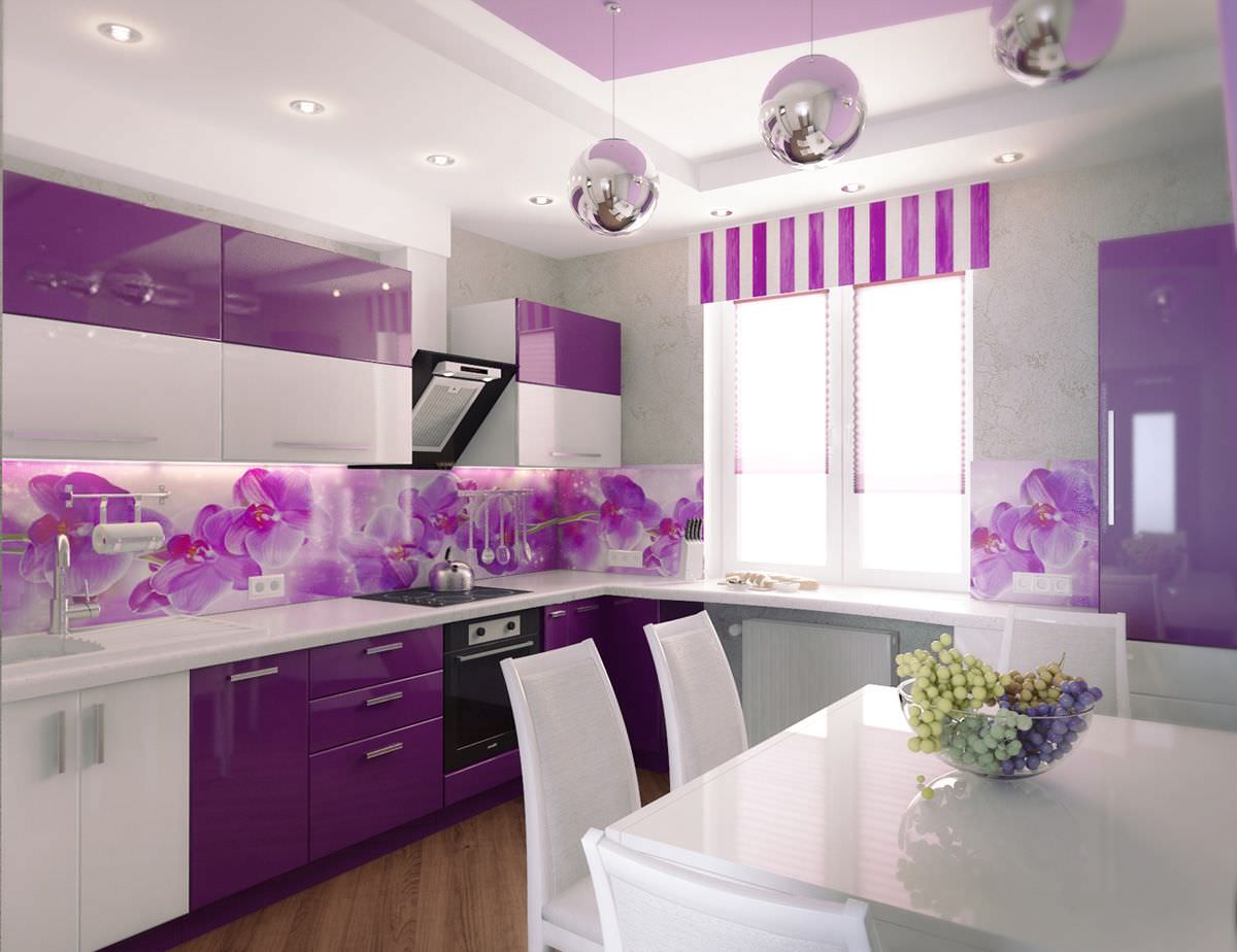 décor de cuisine clair en violet