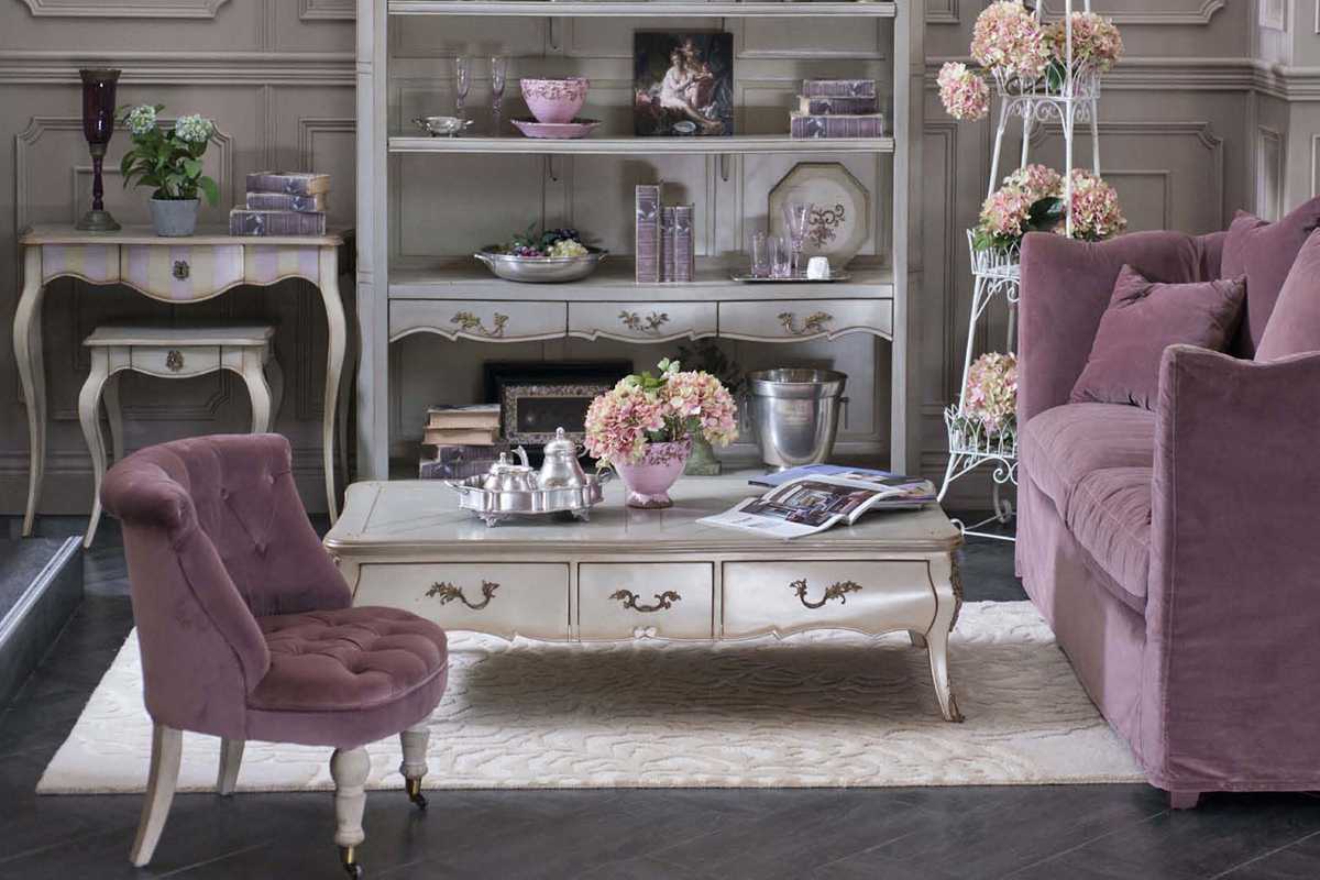 canapé violet clair dans le style du couloir