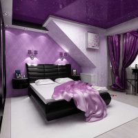 décor insolite du salon en photo violette