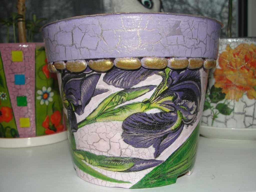 the idea of ​​the original design of flower pots