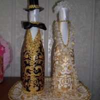 the idea of ​​brightly decorating bottles with twine picture