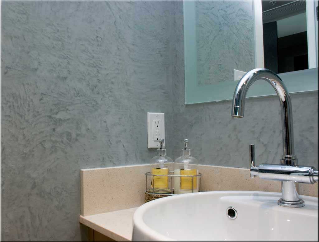 version of the original decorative plaster in the decor of the bathroom