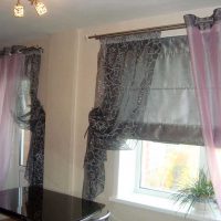 variant of unusual decoration of curtains photo