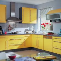 combination of bright colors in the design of the kitchen photo