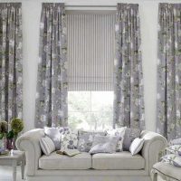 combination of bright curtains in the design of the living room photo