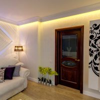 wooden doors in the decor of the apartment picture