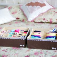 bright decoration of storage boxes with improvised photo materials