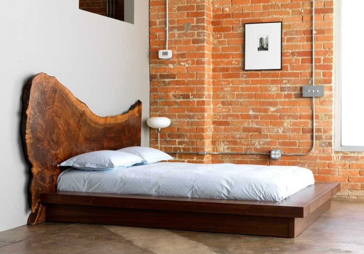design luminoso camera da letto con vecchie schede