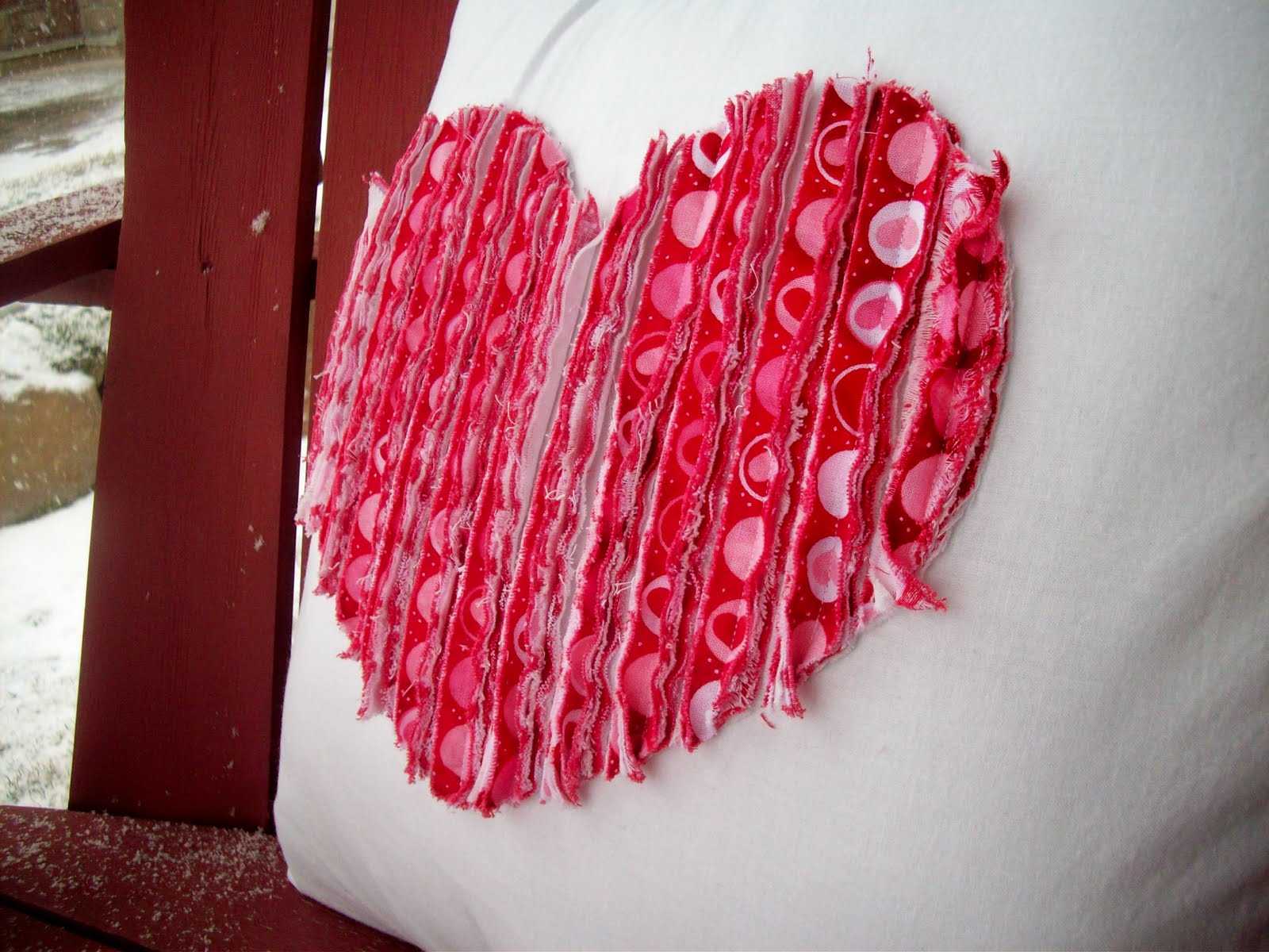 unusual decoration of a room with your own hands on Valentine's Day