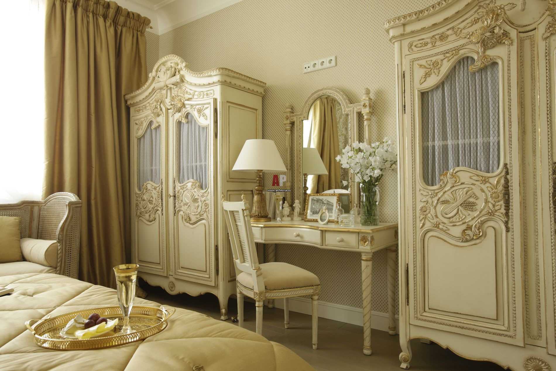 unusual interior in the Empire style bedroom