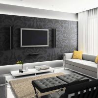 a combination of bright wallpaper in the design of the living room photo