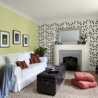 a combination of light wallpaper in the decor of the living room picture