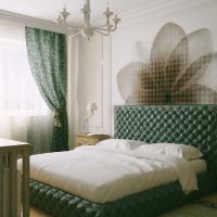 una combinazione di colori vivaci nello stile della foto della camera da letto
