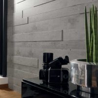Design luminoso per soggiorno con pannelli a parete