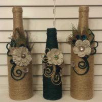 the idea of ​​the original decoration of glass bottles with twine picture