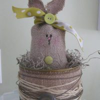 idea of ​​unusual bottle decoration with twine picture