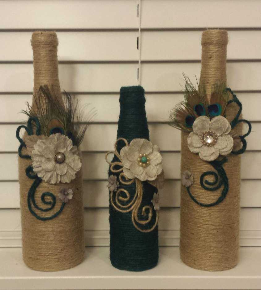 the idea of ​​chic decoration of glass bottles with twine