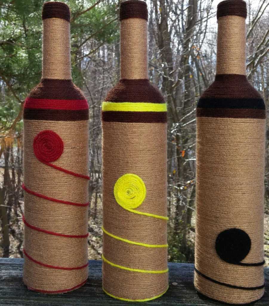 option for bright decoration of champagne bottles with twine