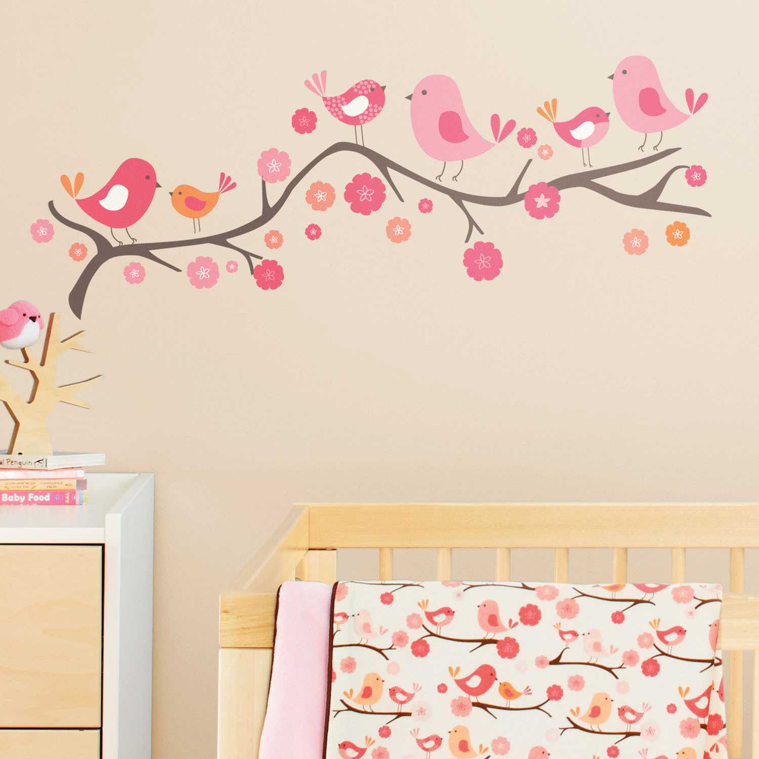 the idea of ​​chic decorating a nursery