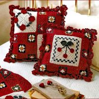 oreillers tricotés dans la conception de la photo du salon