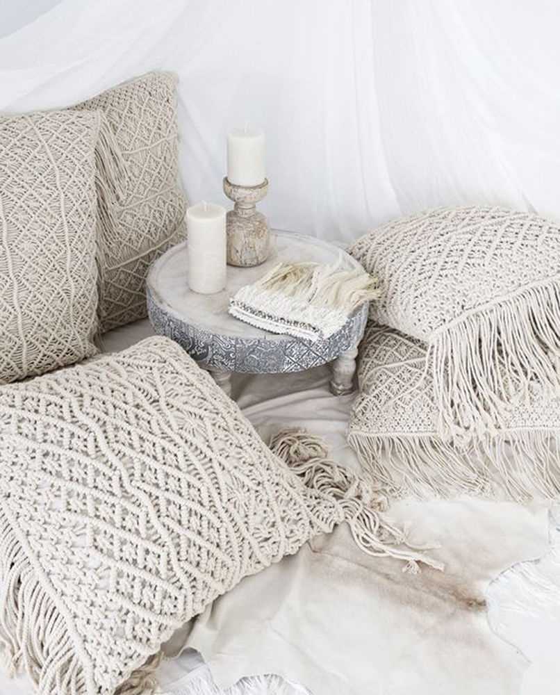 knitted covers in the design of the bedroom