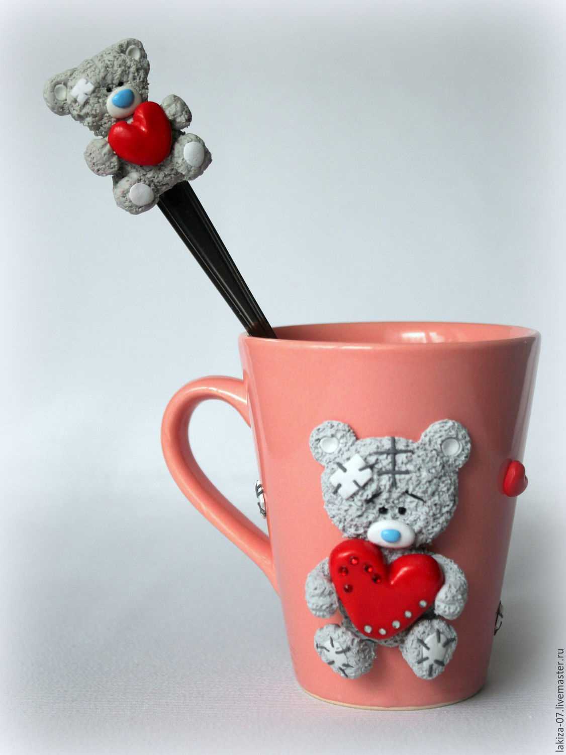 do-it-yourself beautiful decoration of the mug with polymer clay animals