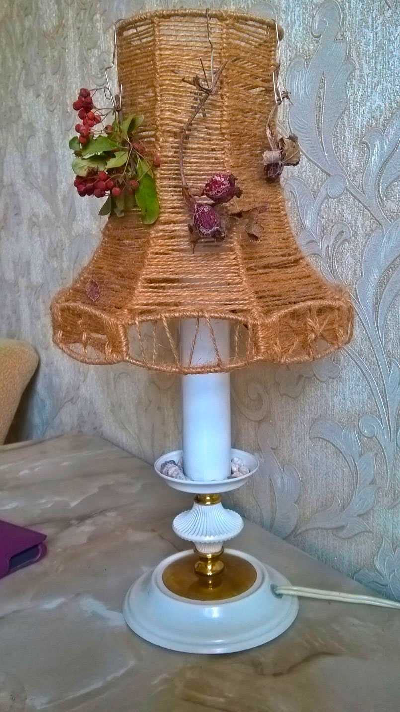 bright lampshade decoration with improvised materials