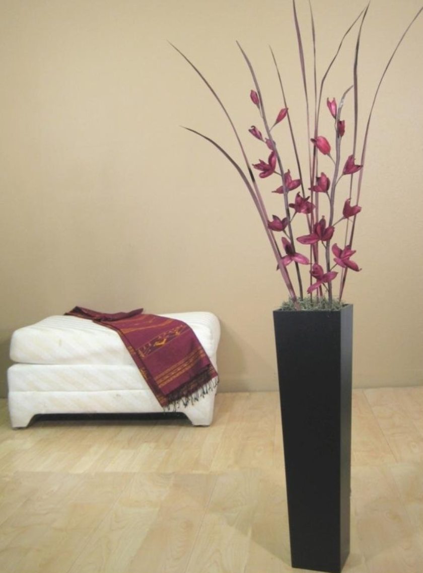 idea of ​​bright design of a floor vase with decorative flowers