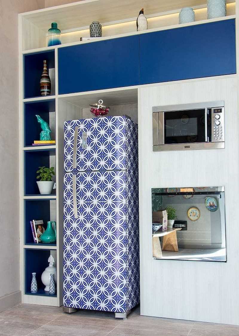 variant of the bright design of the refrigerator