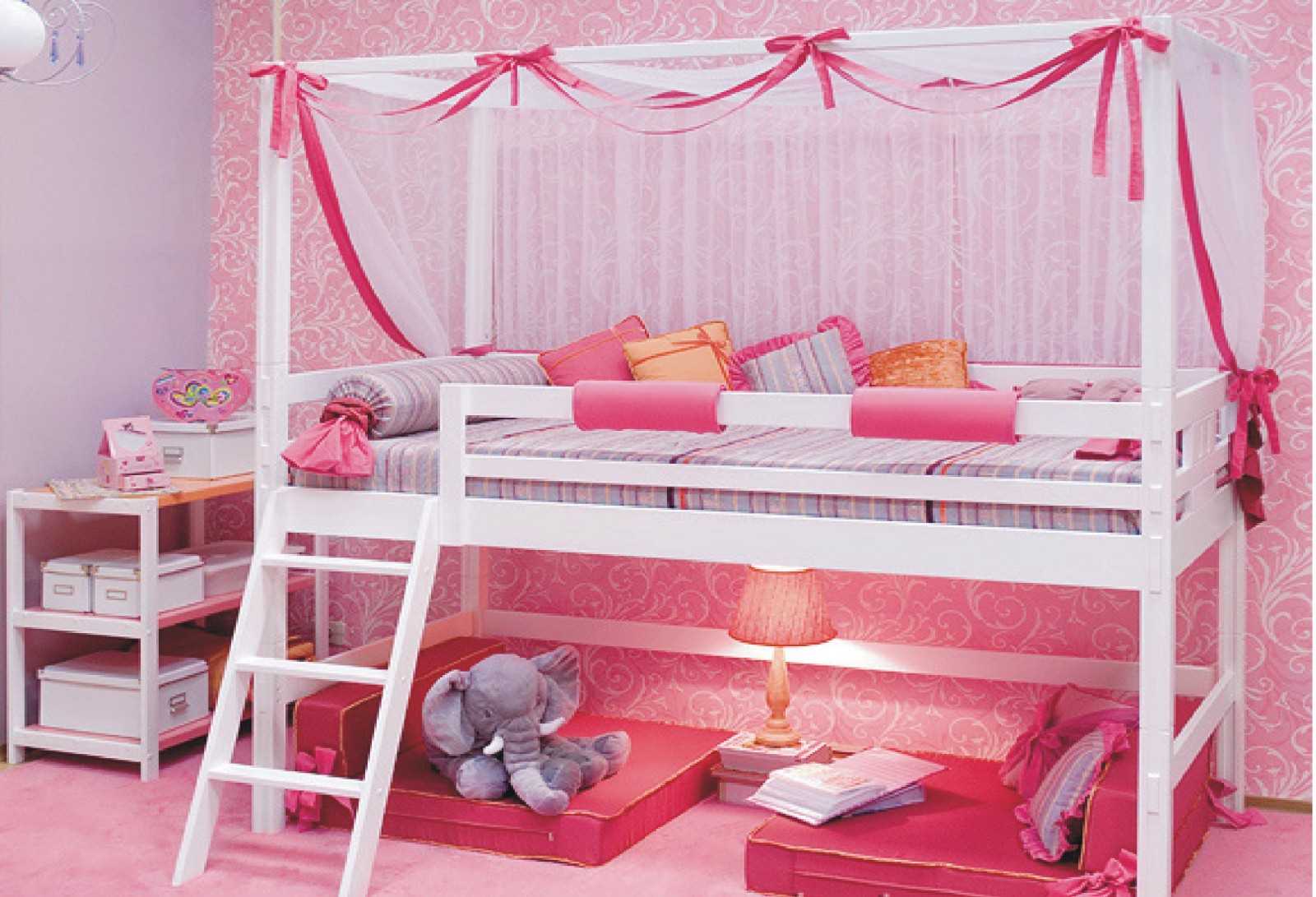 idea of ​​a bright room decor for a girl
